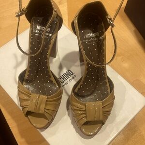 Moschino cheapandchick pumps